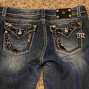 Miss Me ( #2) 34-31 easy boot medium wash JE5456E3R